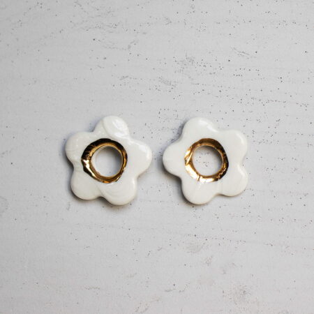 Flower power balti auskarai